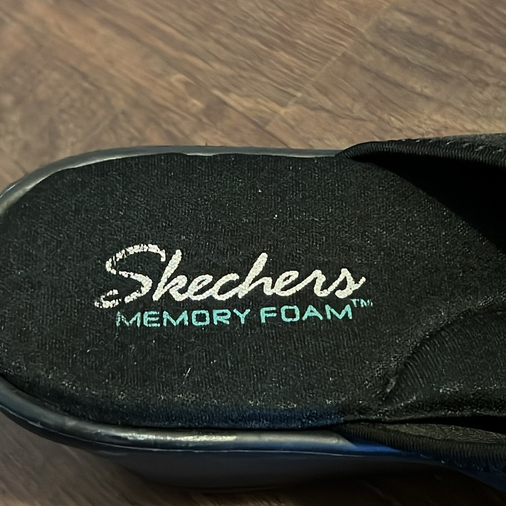 Sketchers wedge - size 9 black - Picture 2 of 10